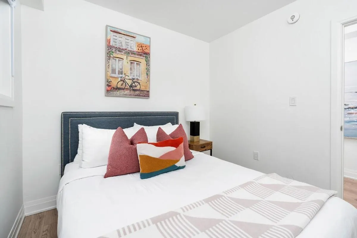 Modern Family Escape In Vibrant Ossington Apartment Toronto Canada