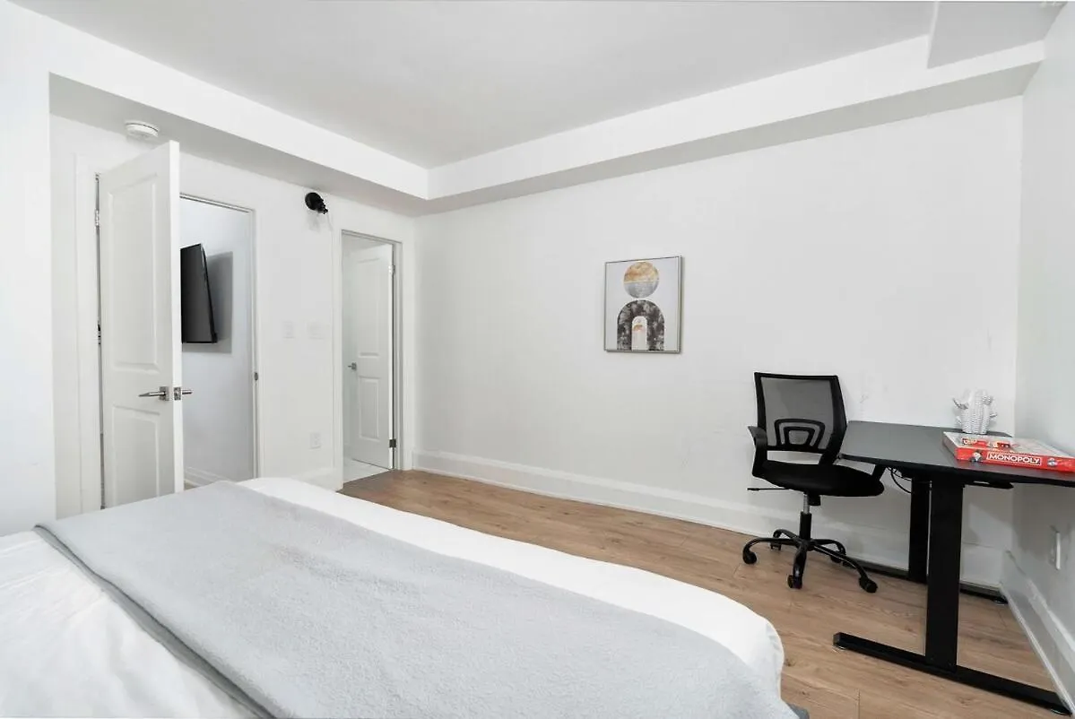 Modern Family Escape In Vibrant Ossington Apartment Toronto