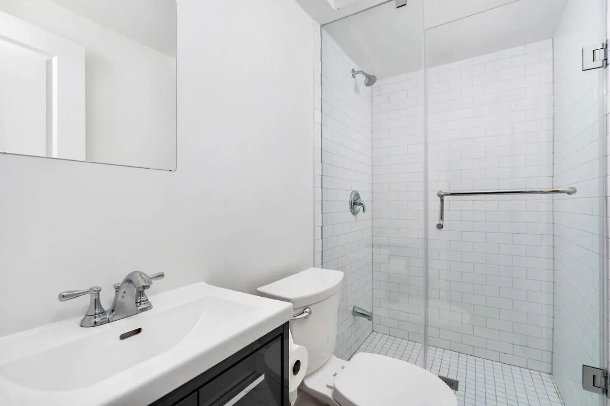 Modern Family Escape In Vibrant Ossington Apartment Toronto