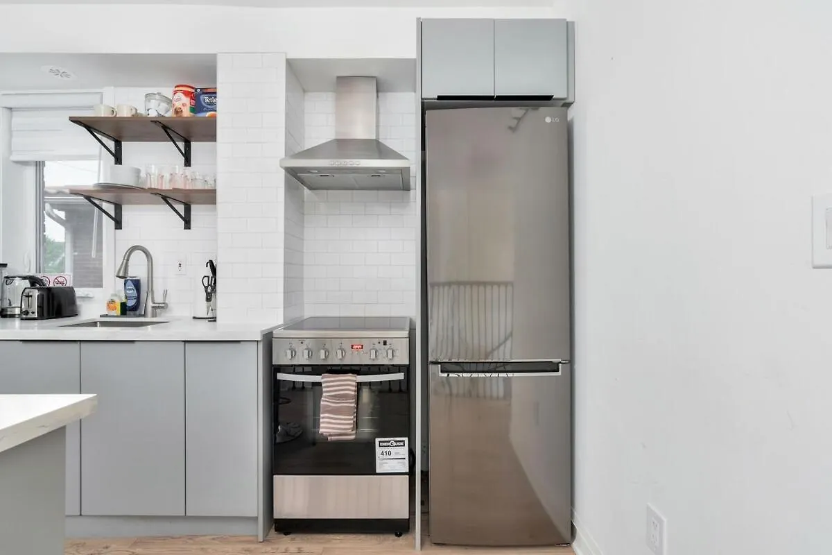 Modern Family Escape In Vibrant Ossington Apartment Toronto