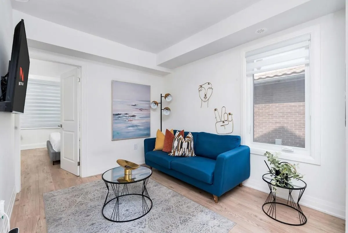 Modern Family Escape In Vibrant Ossington Apartment Toronto