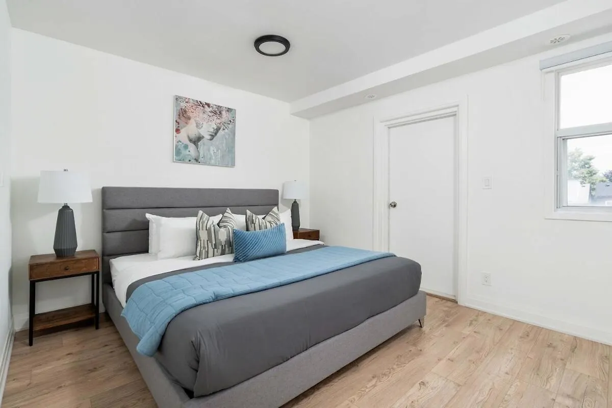 Modern Family Escape In Vibrant Ossington Apartment Toronto 0*,