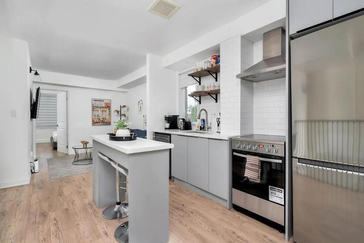 Modern Family Escape In Vibrant Ossington Apartment Toronto