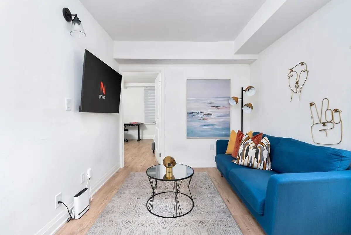 Modern Family Escape In Vibrant Ossington Apartment Toronto